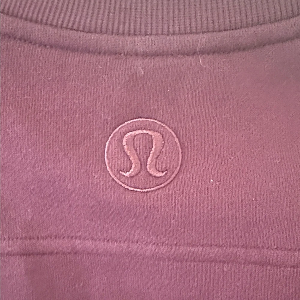 NWT Soldout Lululemon Athletica Scuba Pullover in Garnett with Spellout - Picture 6 of 6